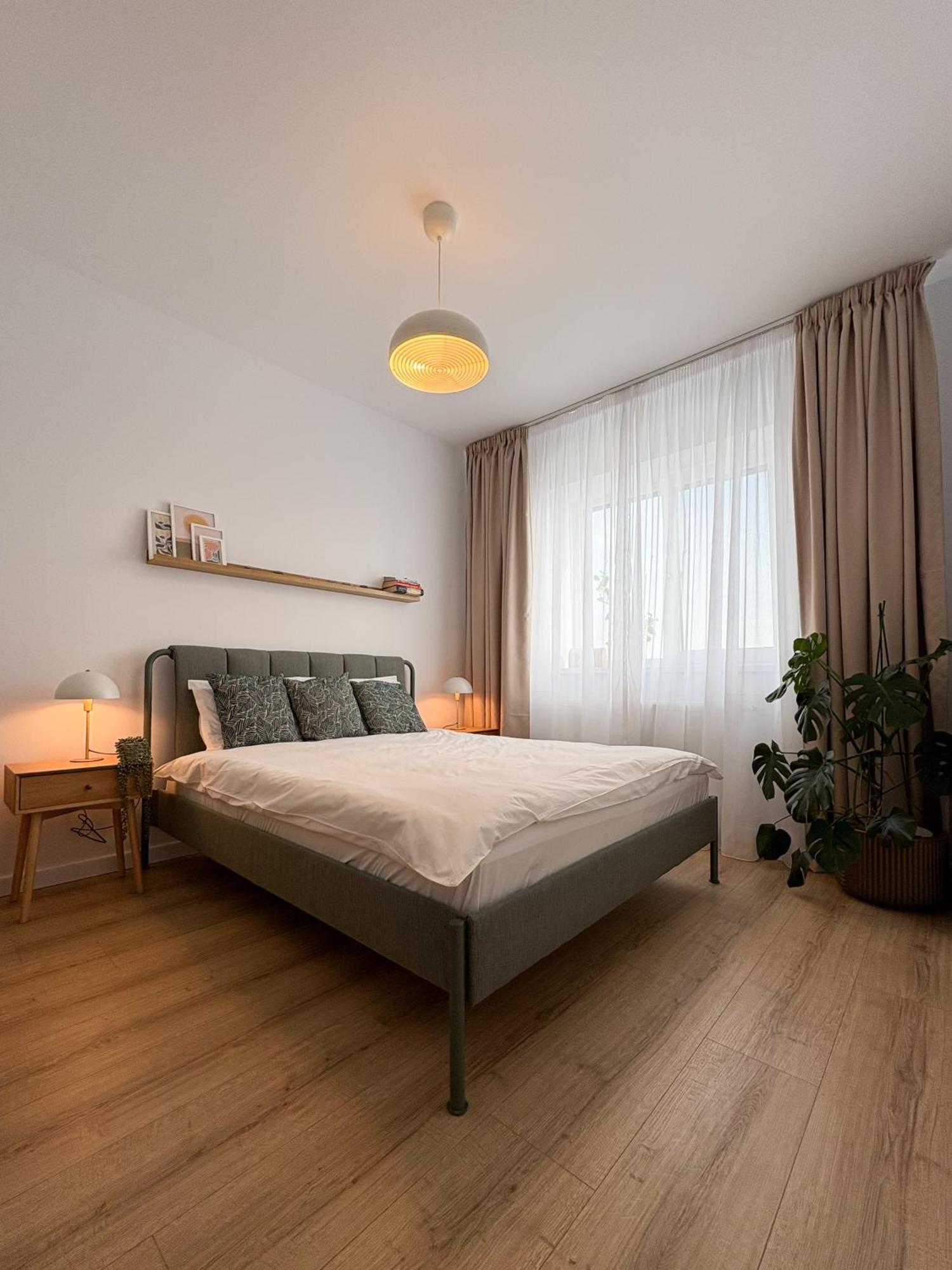 The Cozy Flat - Modern, New, 2 Rooms Apartment, Parking Bukarest Kültér fotó