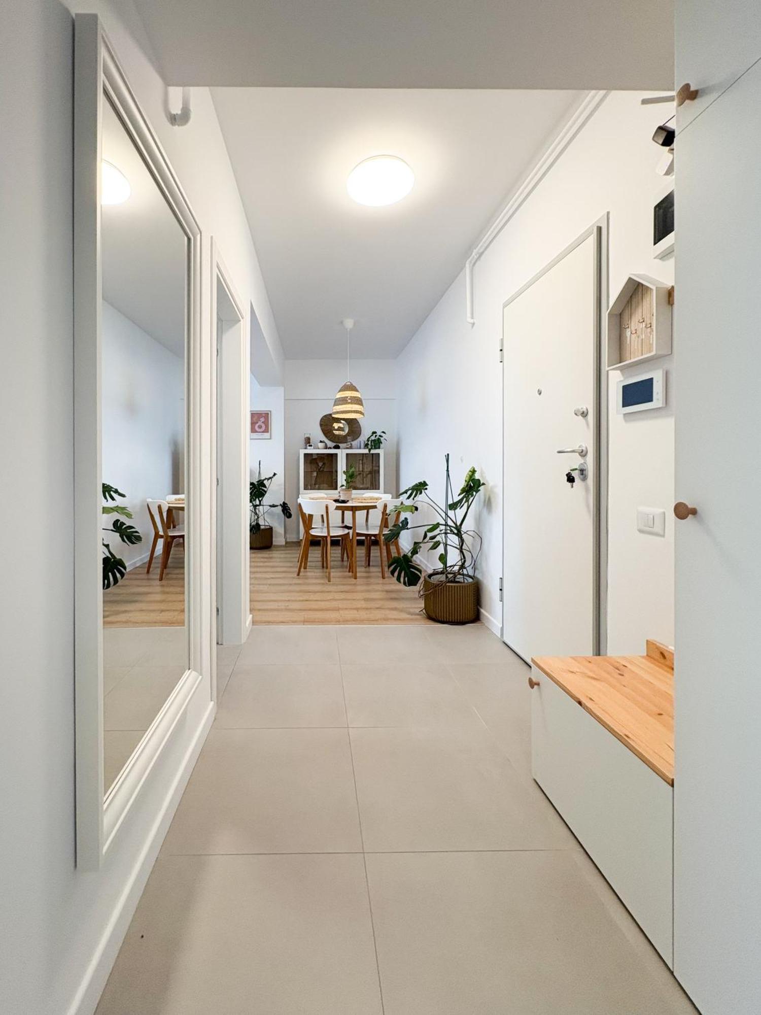 The Cozy Flat - Modern, New, 2 Rooms Apartment, Parking Bukarest Kültér fotó